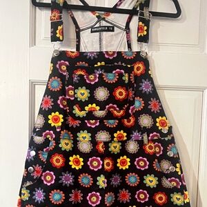 Flower print overall shorts